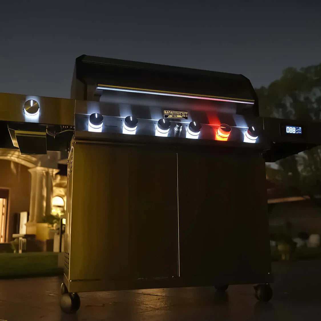 Monument Grills Denali 605Pro Smart Tech Propane Gas Grill in Stainless Steel with 6 Burners & Grill Cover