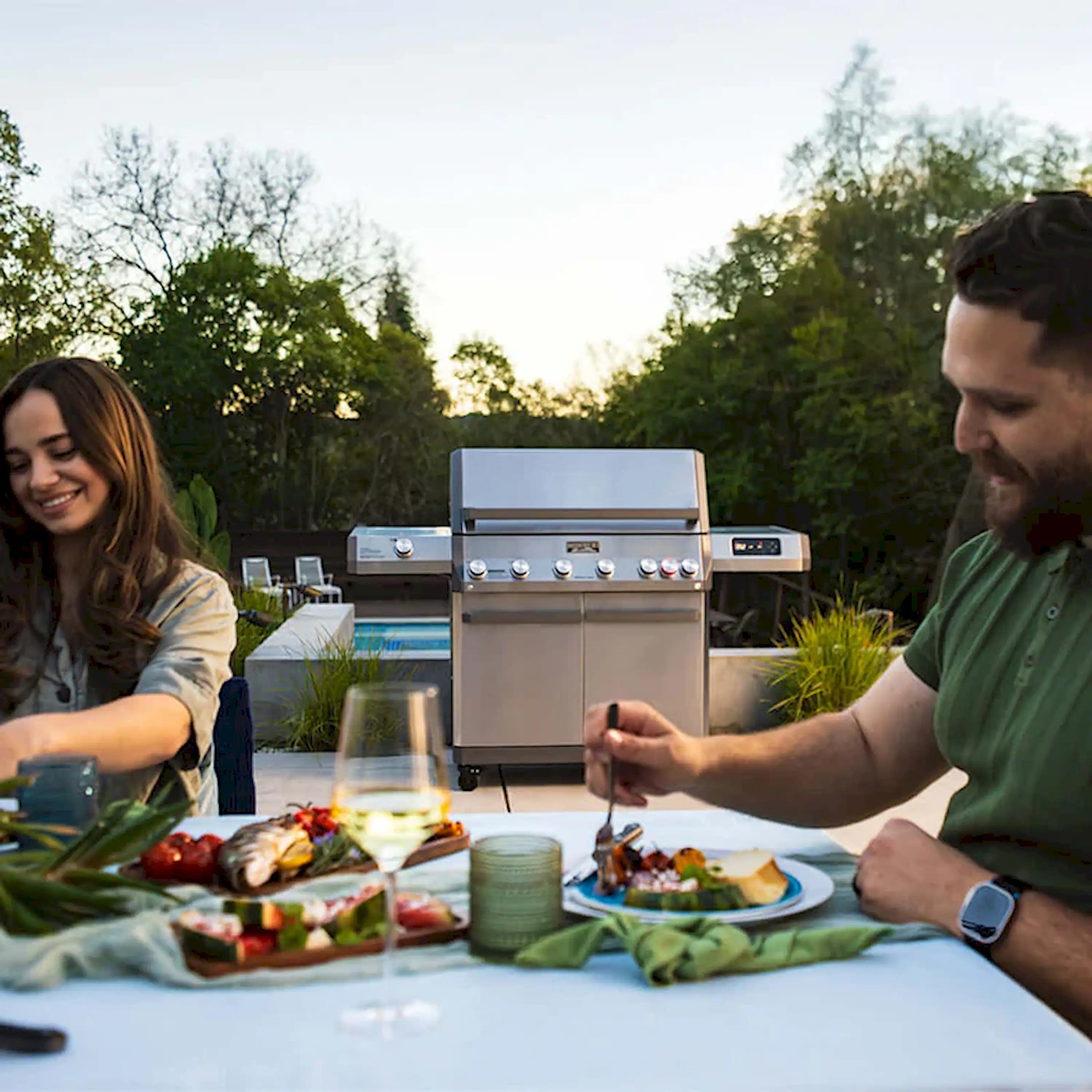 Monument Grills Eminence E605 Gas Grill in Stainless Steel with 6 Burners