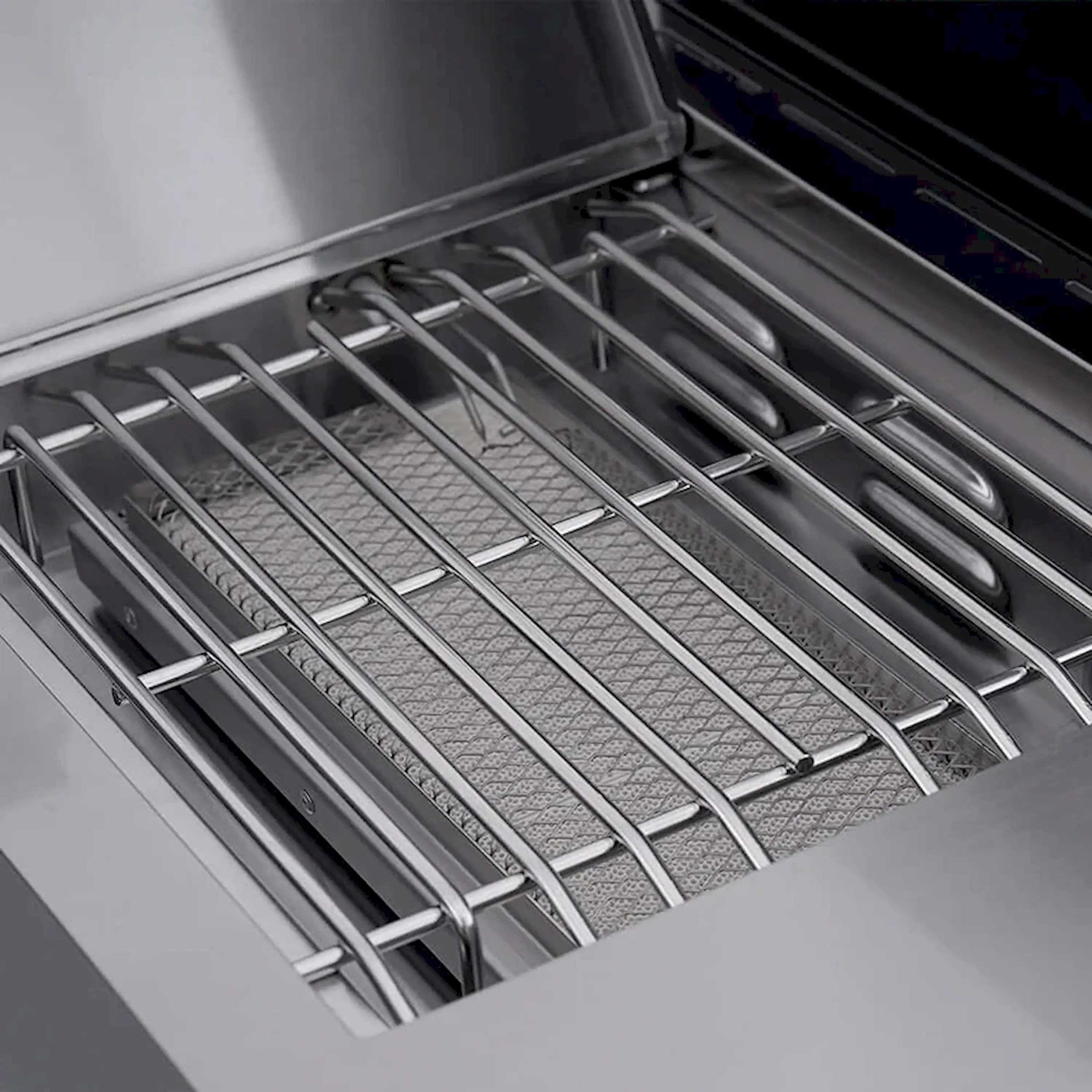 Monument Grills Eminence E605 Gas Grill in Stainless Steel with 6 Burners