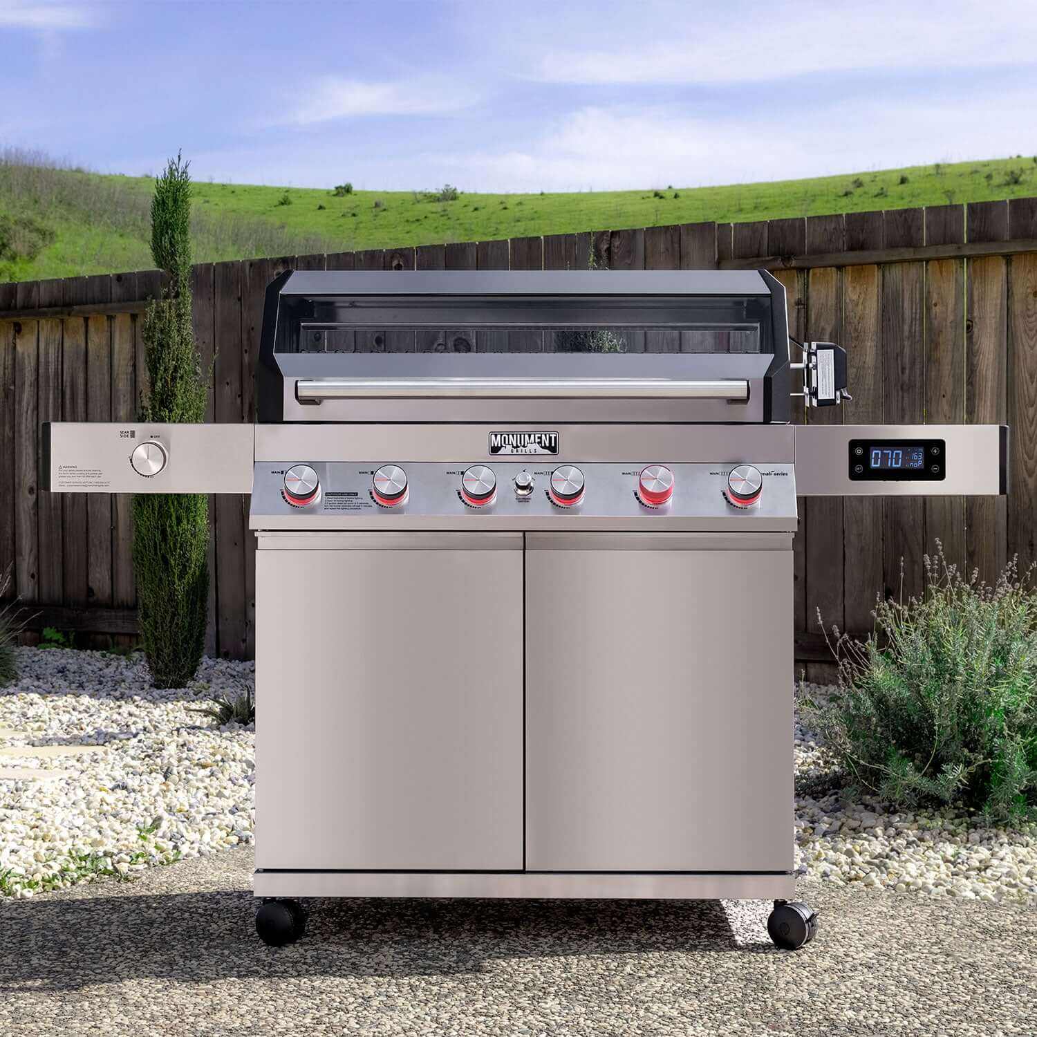 Monument Grills Denali 605Pro Smart Tech Propane Gas Grill in Stainless Steel with 6 Burners & Grill Cover