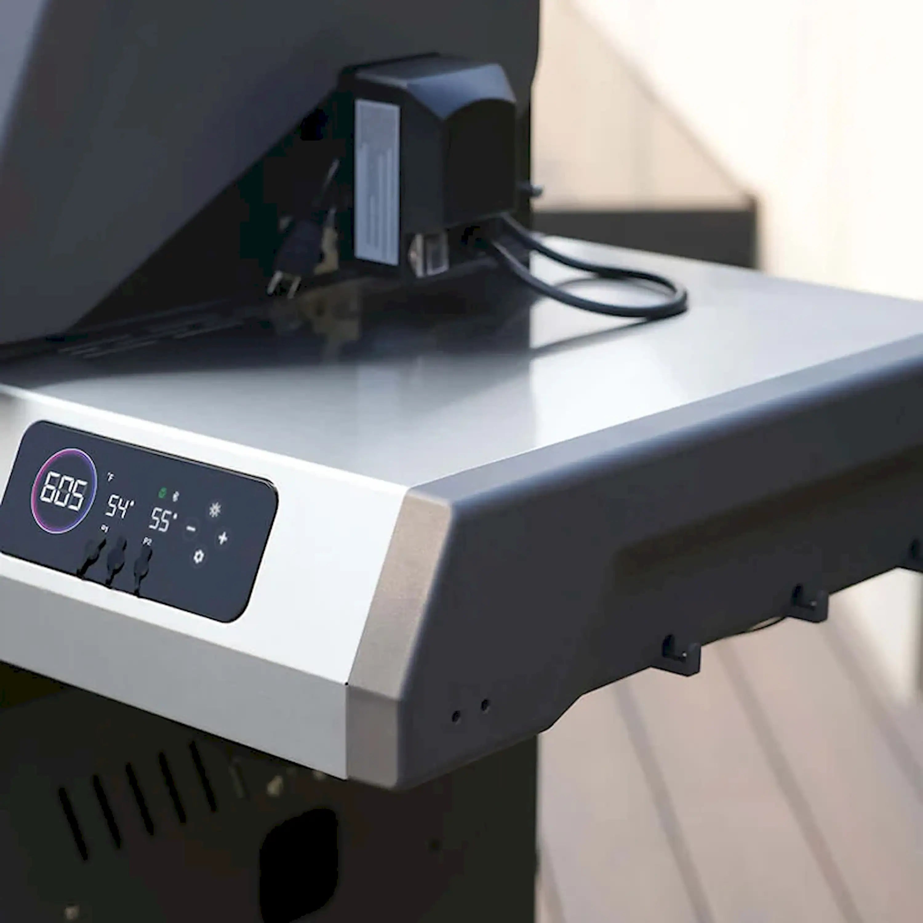 Monument Grills Eminence E605 Gas Grill in Stainless Steel with 6 Burners