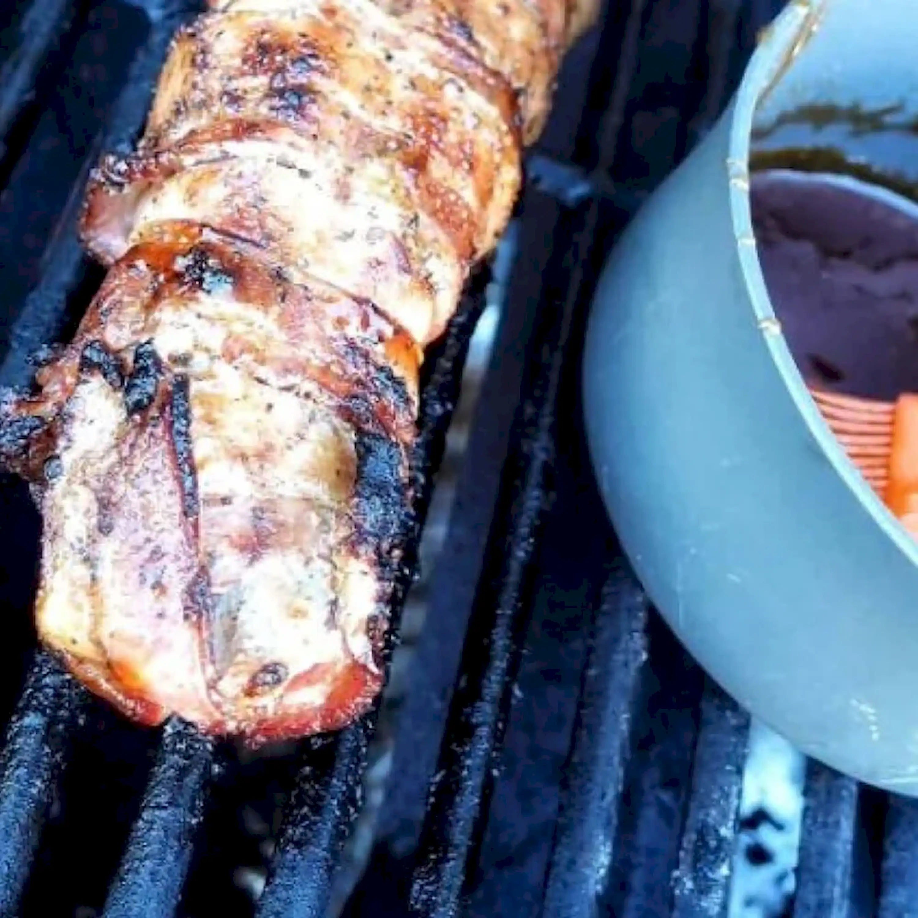 Monument Grills Classic 35633B Infrared Propane Gas Grill in Blue with 4 Burners