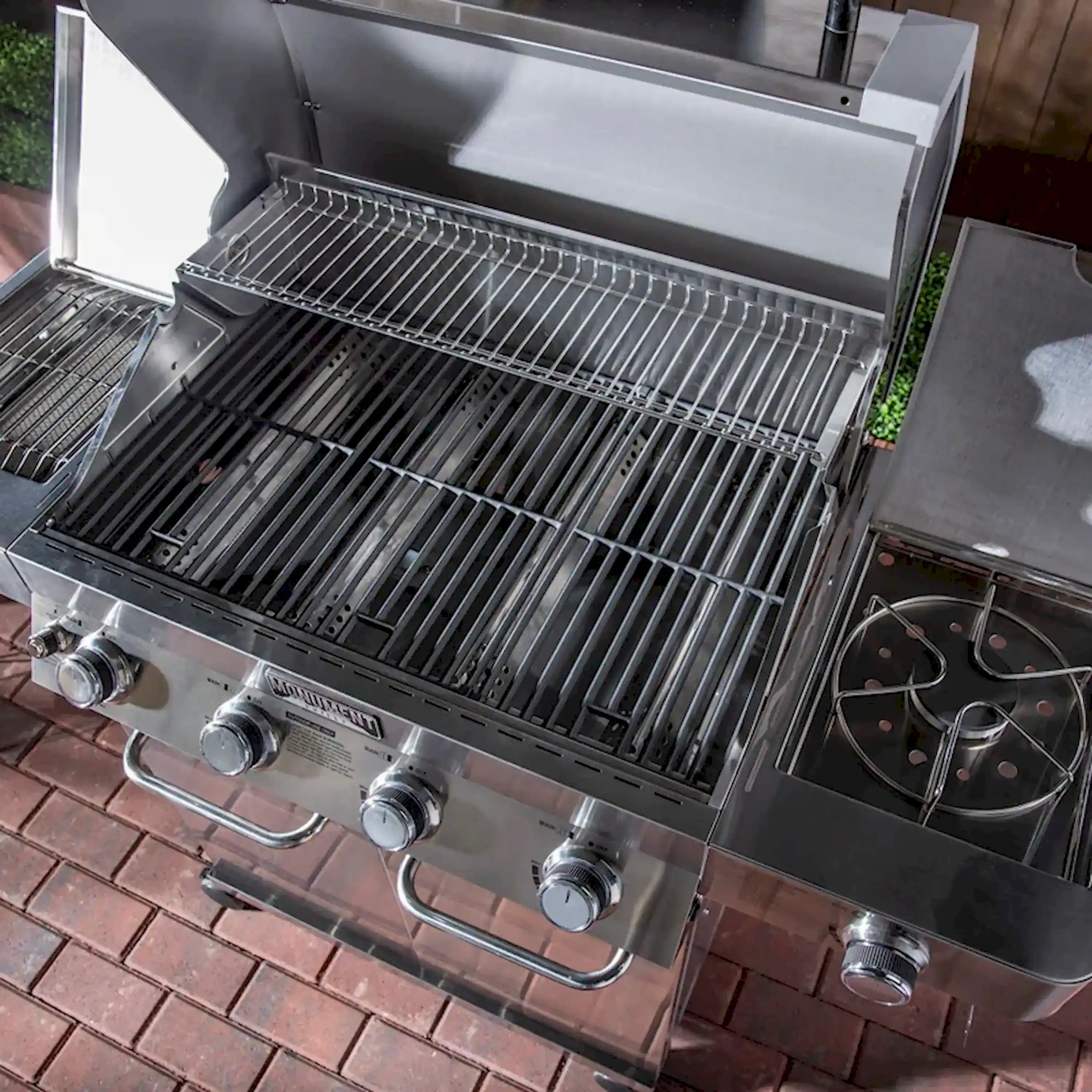 Monument Grills Classic 35633 Infrared Propane Gas Grill in Stainless Steel with 4 Burners