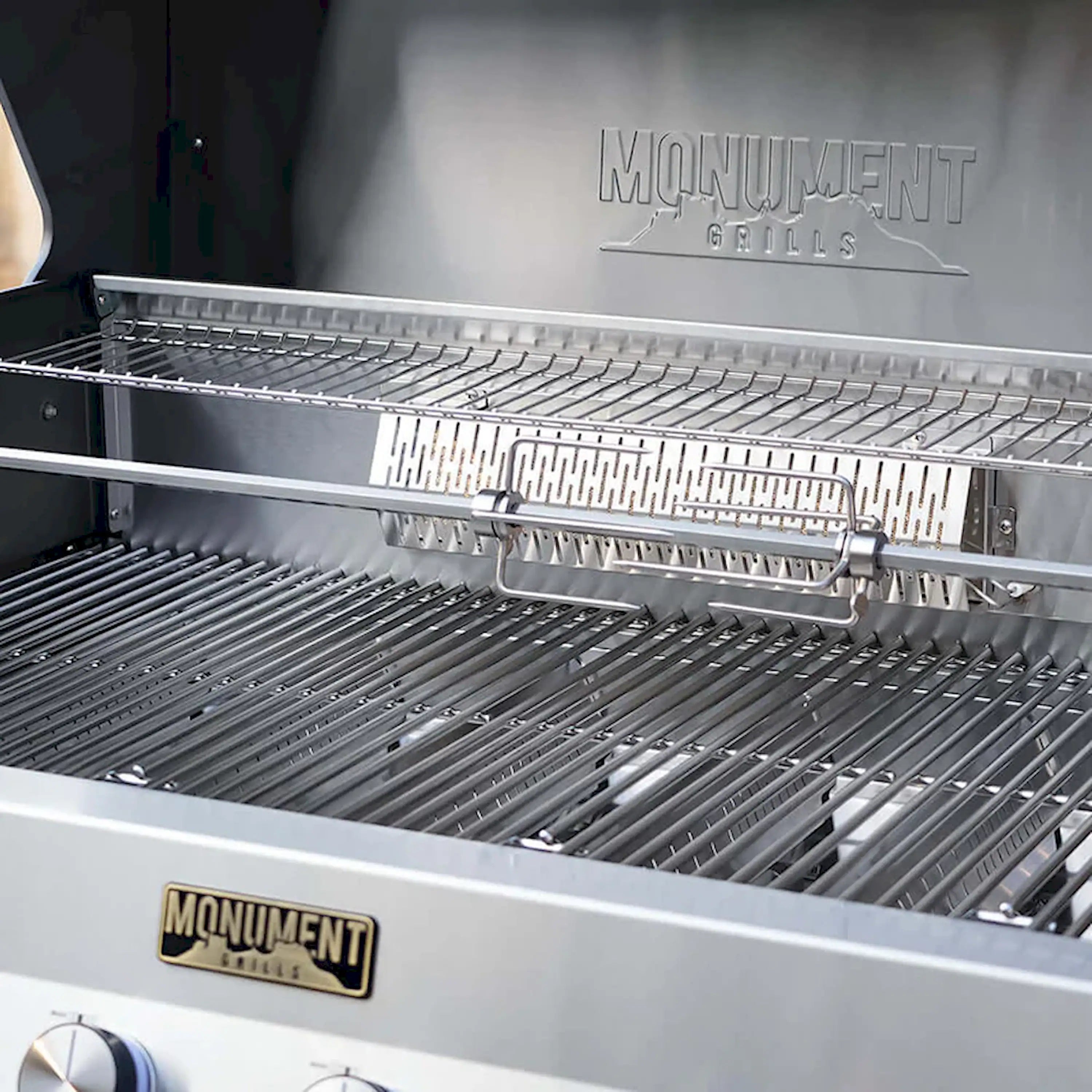 Monument Grills Eminence E605 Gas Grill in Stainless Steel with 6 Burners