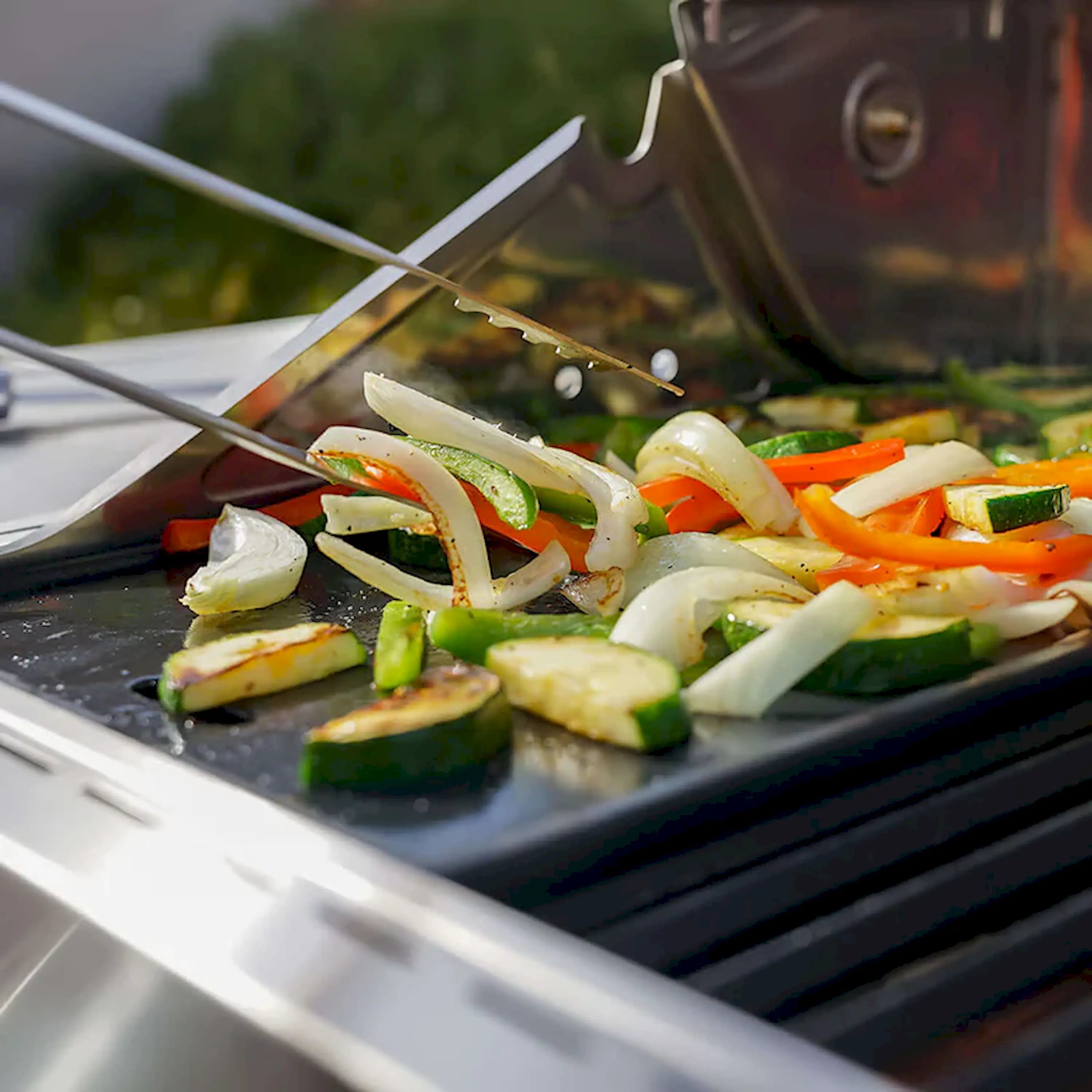 Monument Grills Classic 35633 Infrared Propane Gas Grill in Stainless Steel with 4 Burners