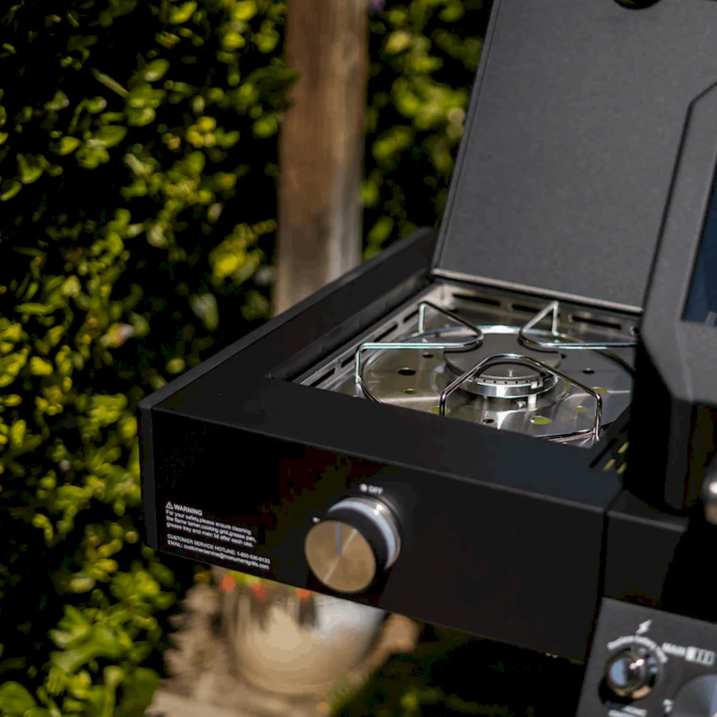 Monument Grills Denali 425 Smart Propane Gas Grill in Black with 4 Burners