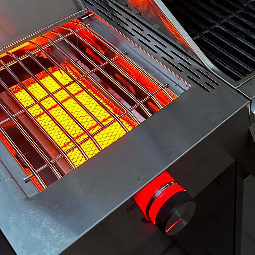 Monument Grills Denali 605Pro Smart Tech Propane Gas Grill in Stainless Steel with 6 Burners & Grill Cover