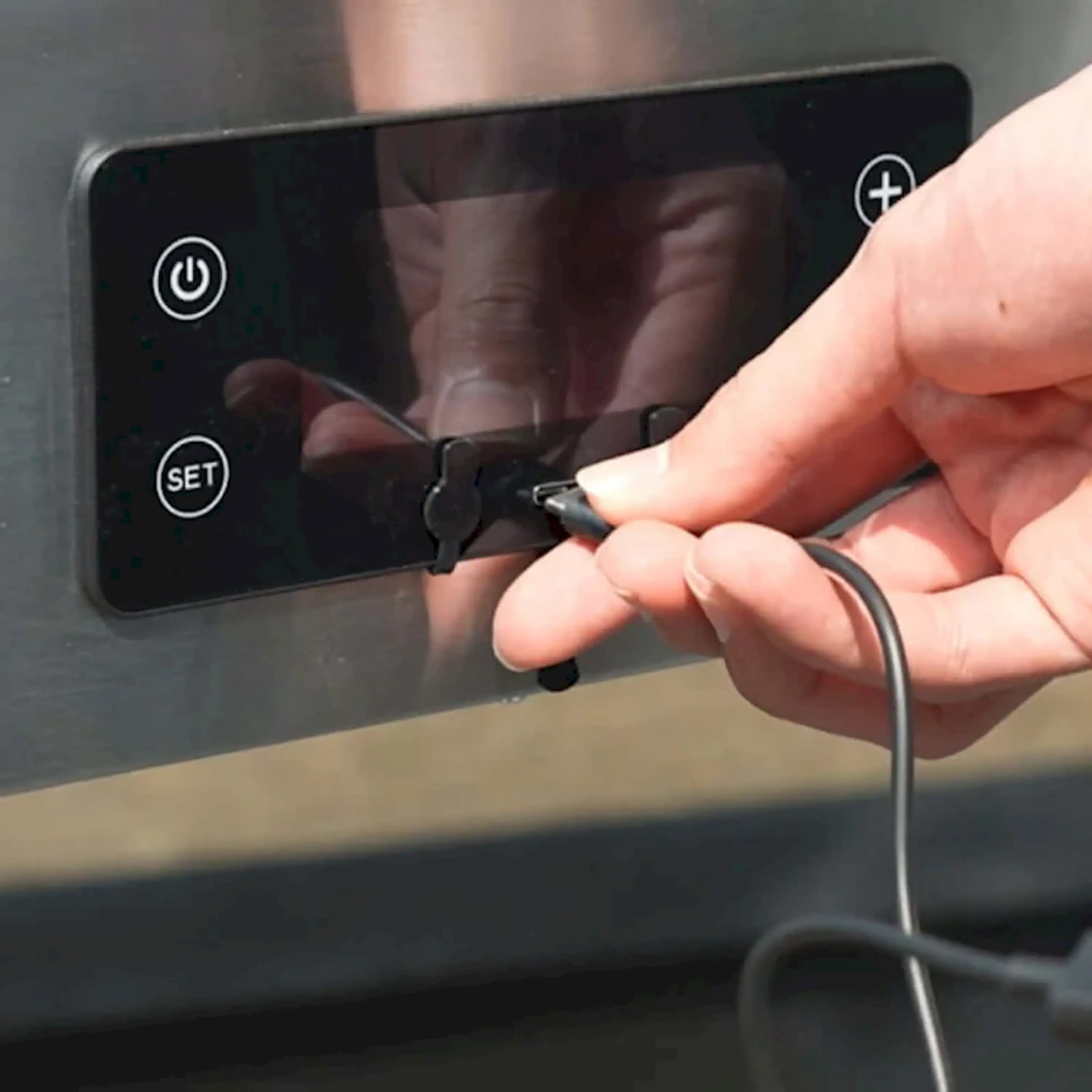 Monument Grills Denali 605 Smart Gas Grill in Stainless Steel with 6 Burners