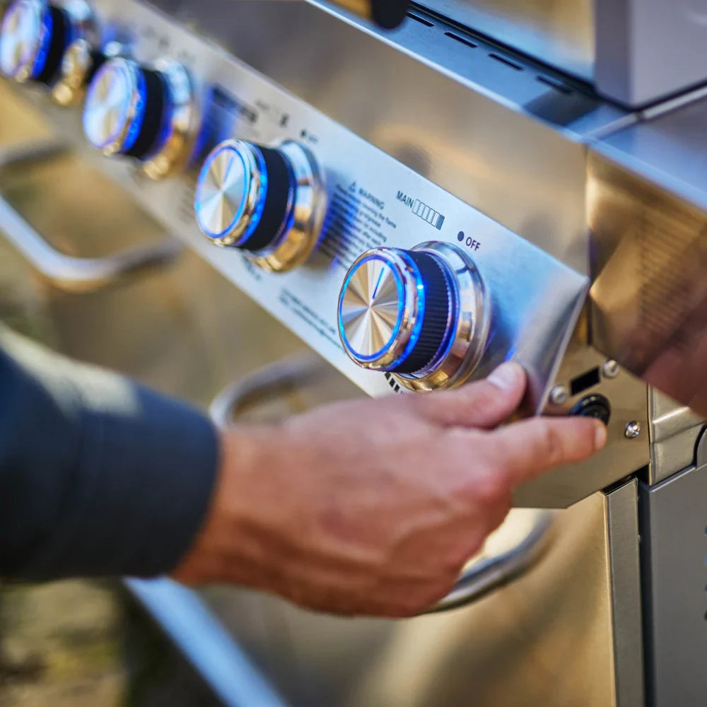 Monument Grills Classic 77352 Propane Gas Grilll in Stainless Steel with 6 Burners